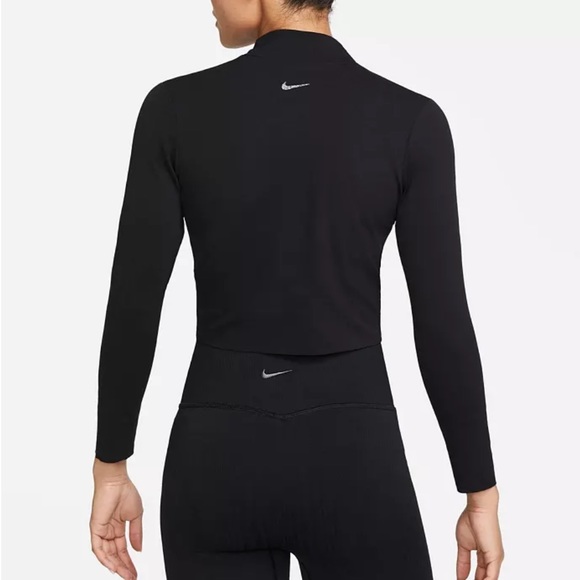 Nike Women's Yoga Dri-FIT Luxe Long Sleeve Crop Top - Picture 3 of 9